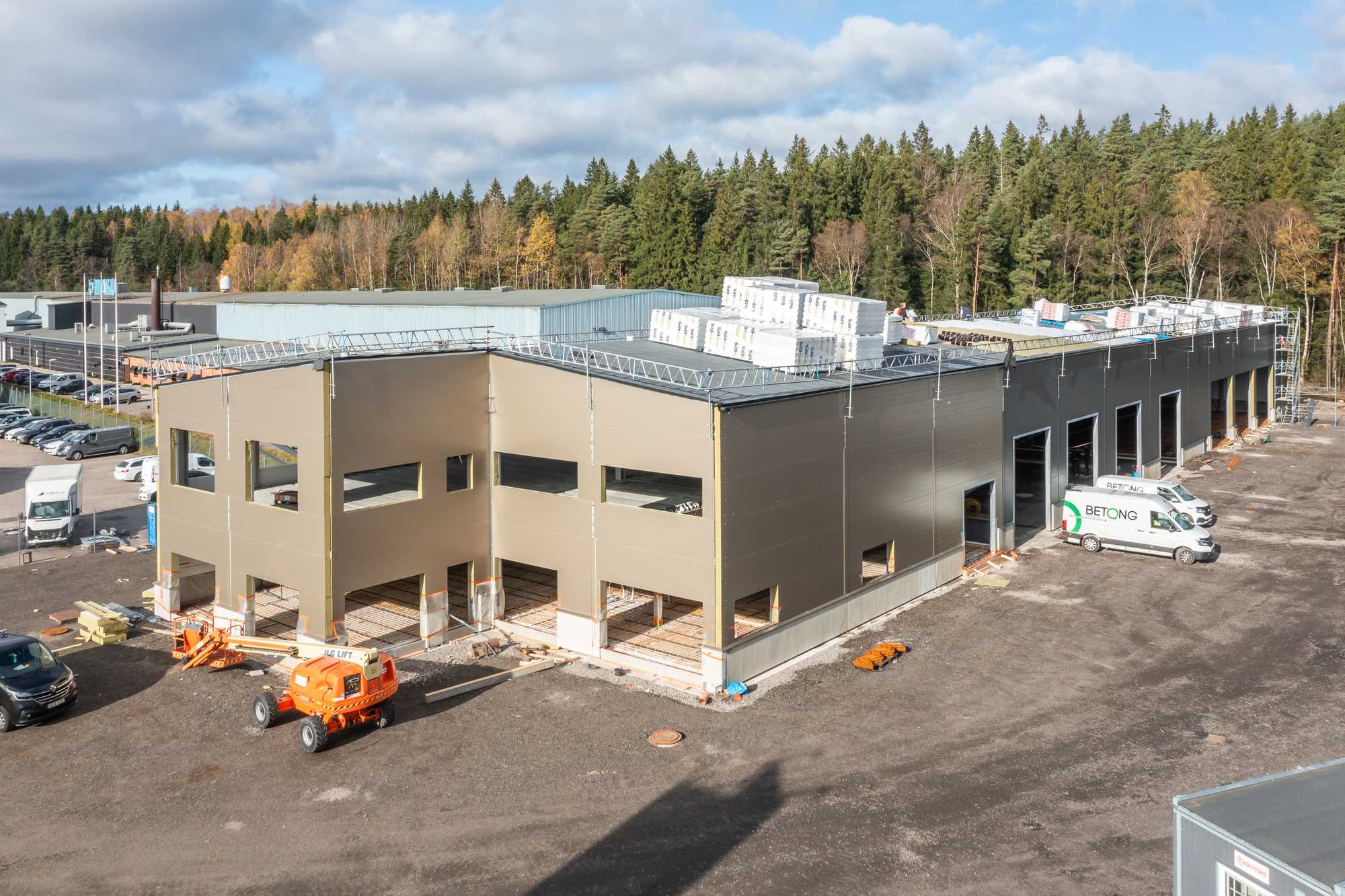Fasadarbete av kontor/lager