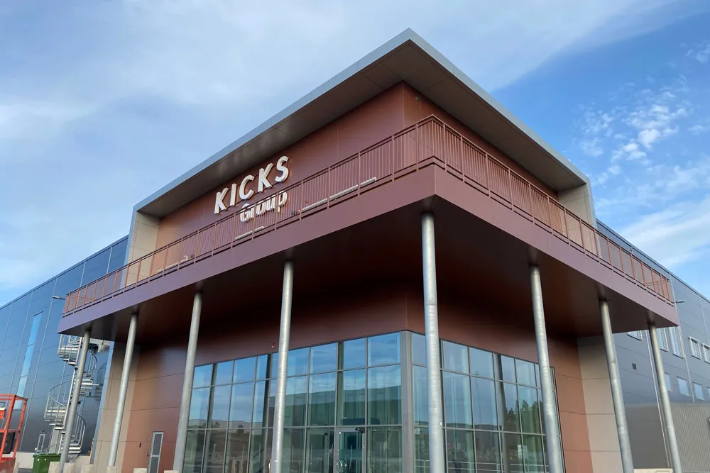 KICKS byggnad fasad